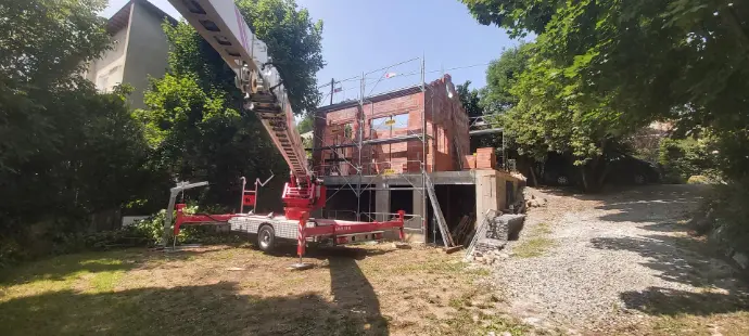 Grue et échafaudage